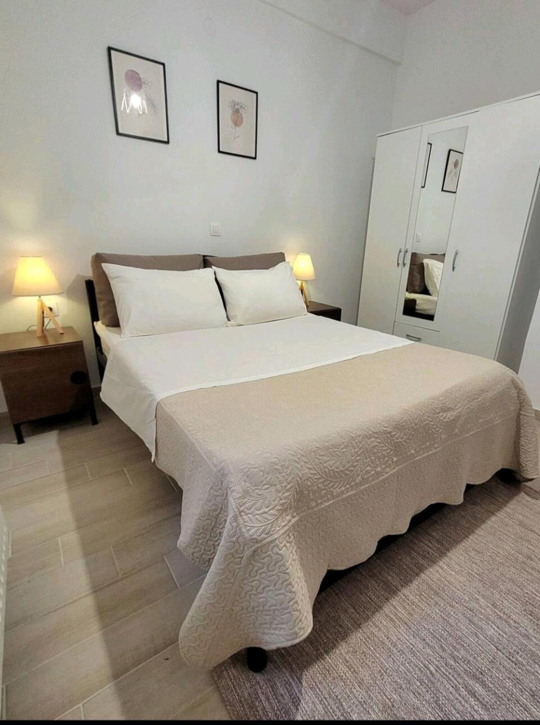 Center River Apartment Флорина Экстерьер фото